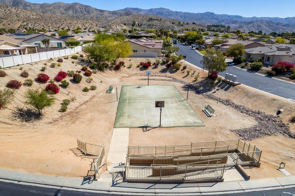9282 Silver Star AVE