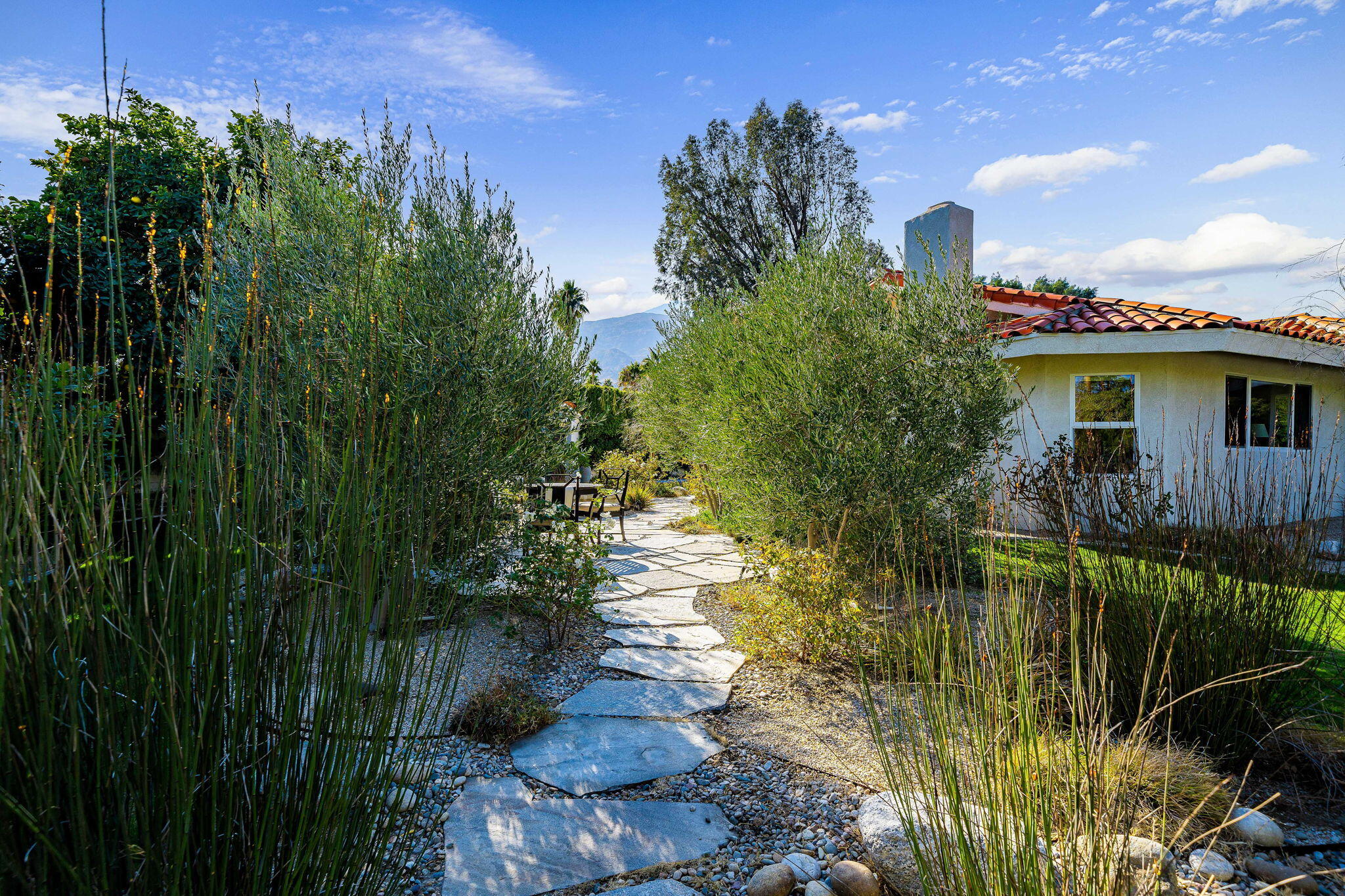 1190 E Paseo El Mirador