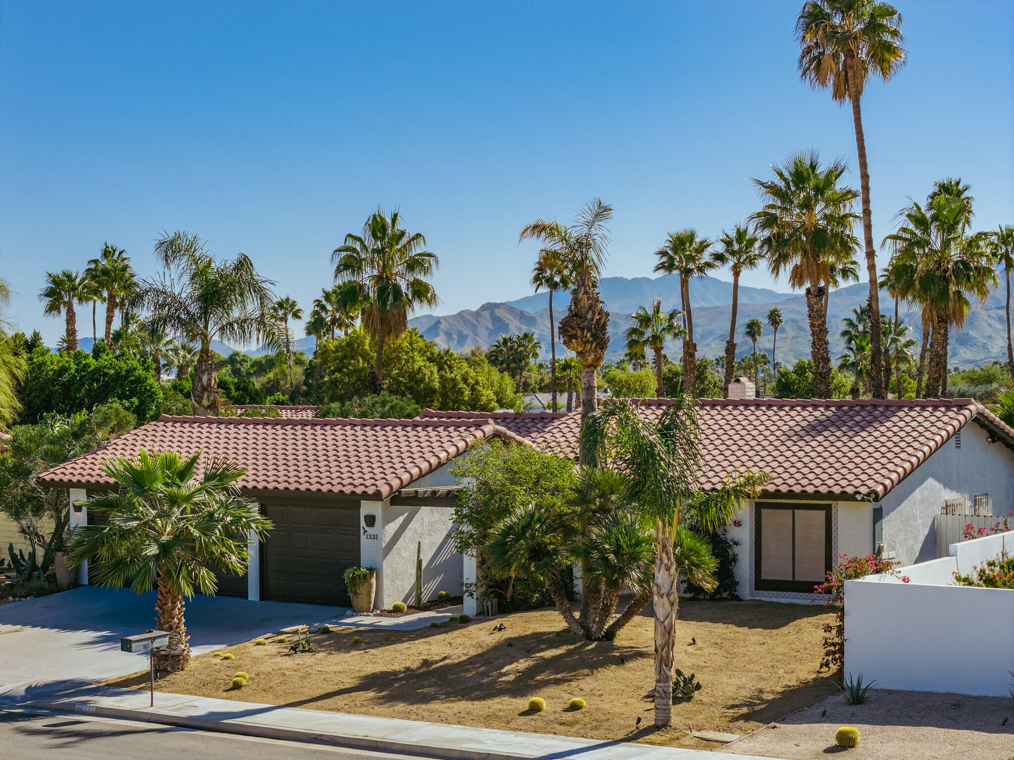1331 E Del Paso WAY