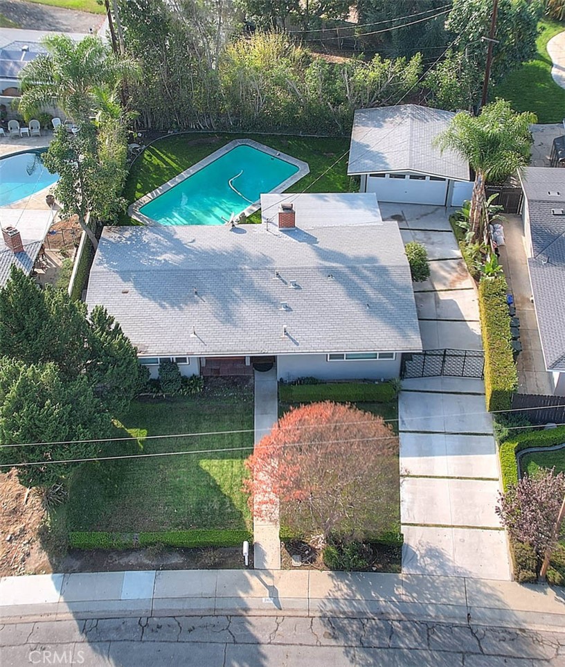 243 Greentree Road
