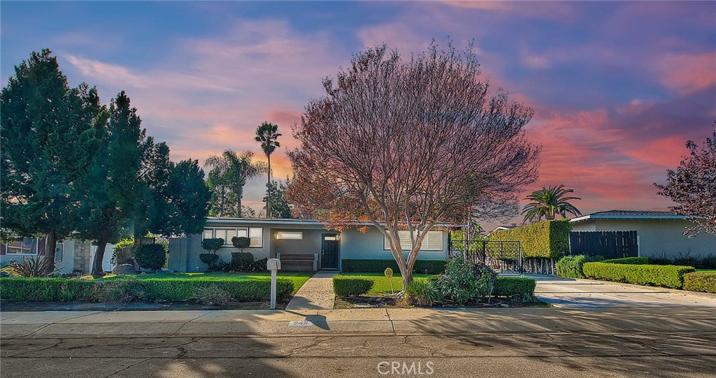 243 Greentree Road