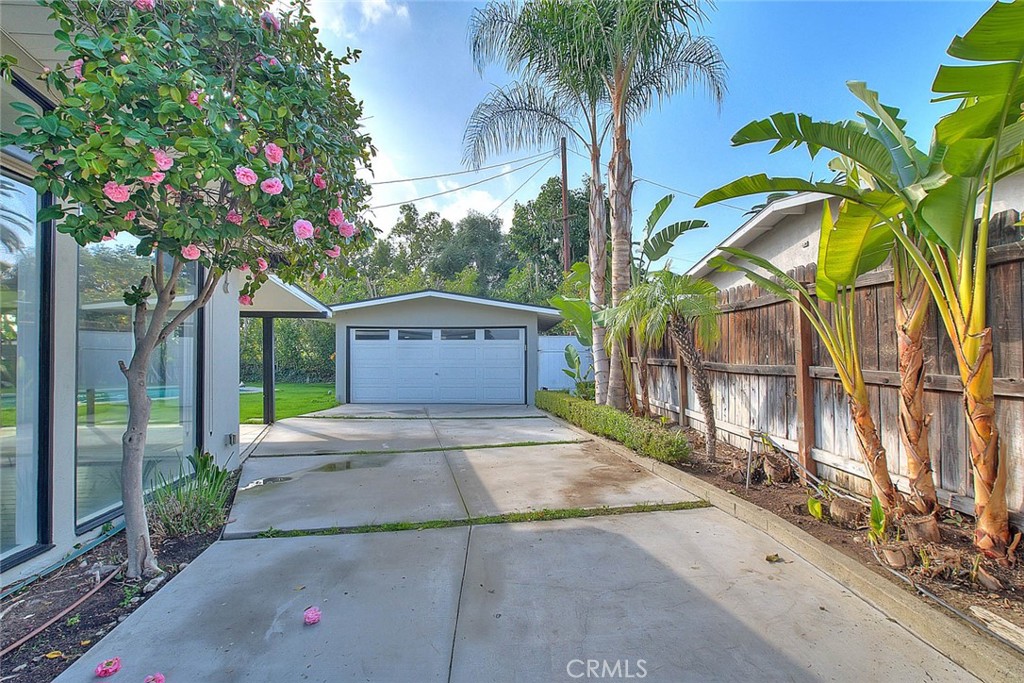 243 Greentree Road