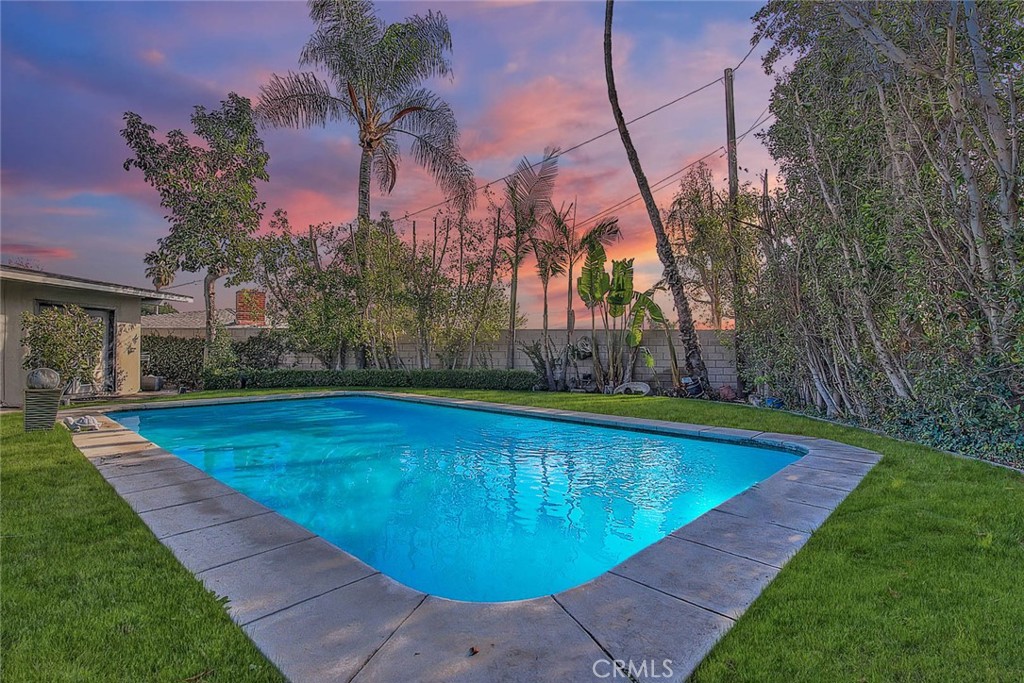 243 Greentree Road