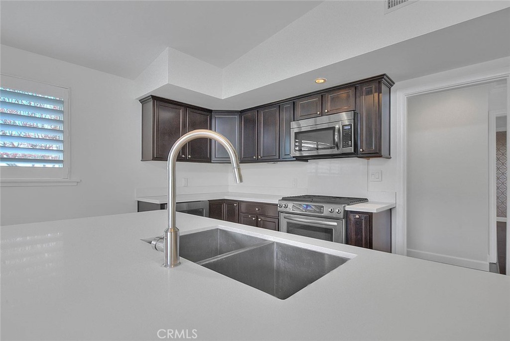 243 Greentree Road