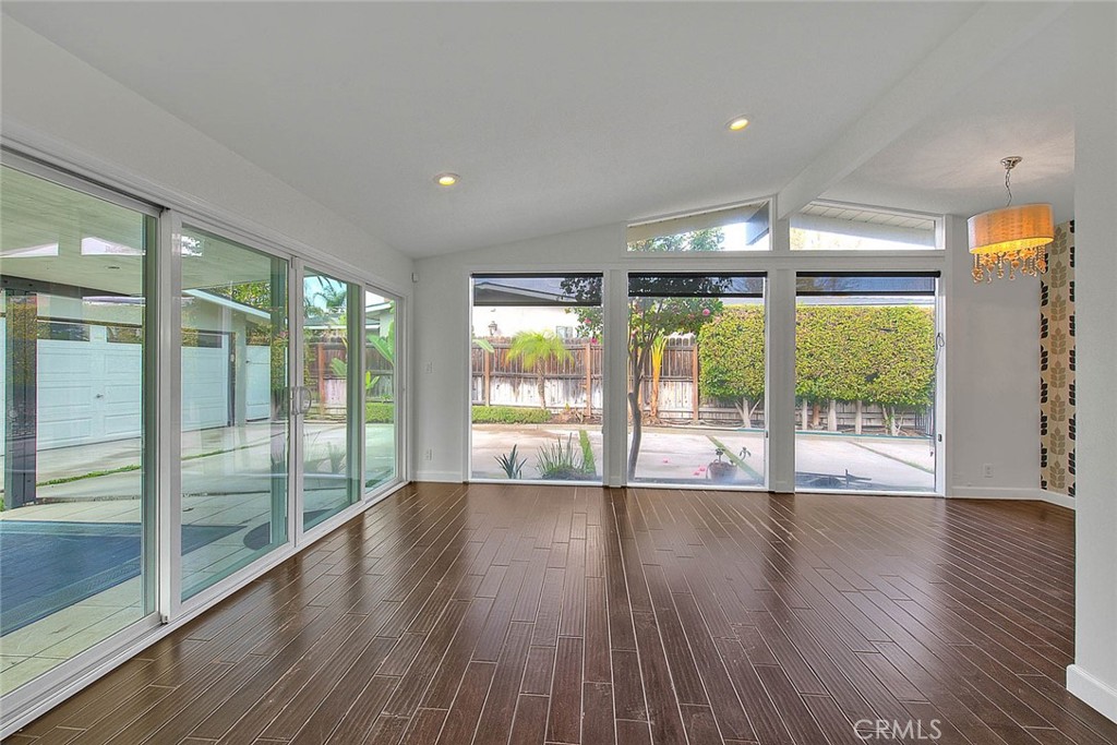 243 Greentree Road