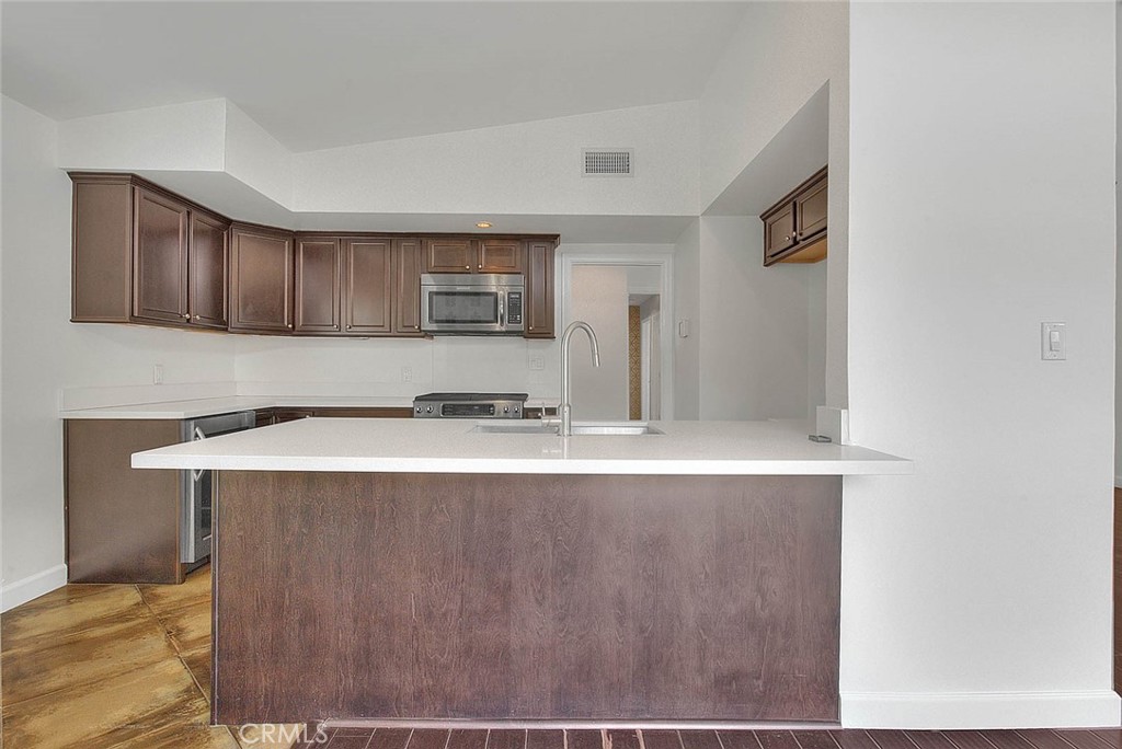 243 Greentree Road