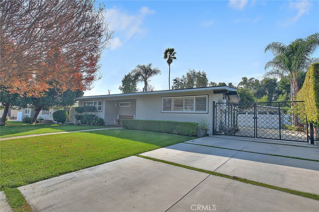 243 Greentree Road