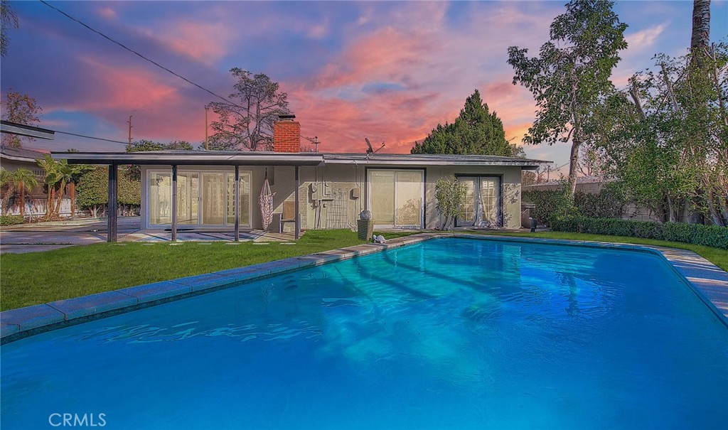 243 Greentree Road
