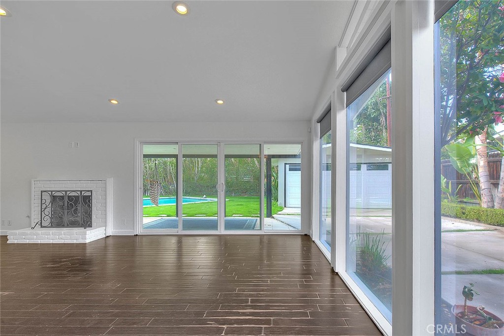 243 Greentree Road