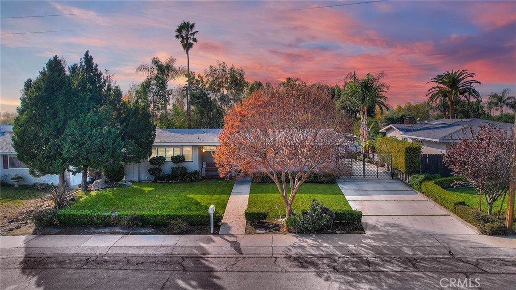 243 Greentree Road