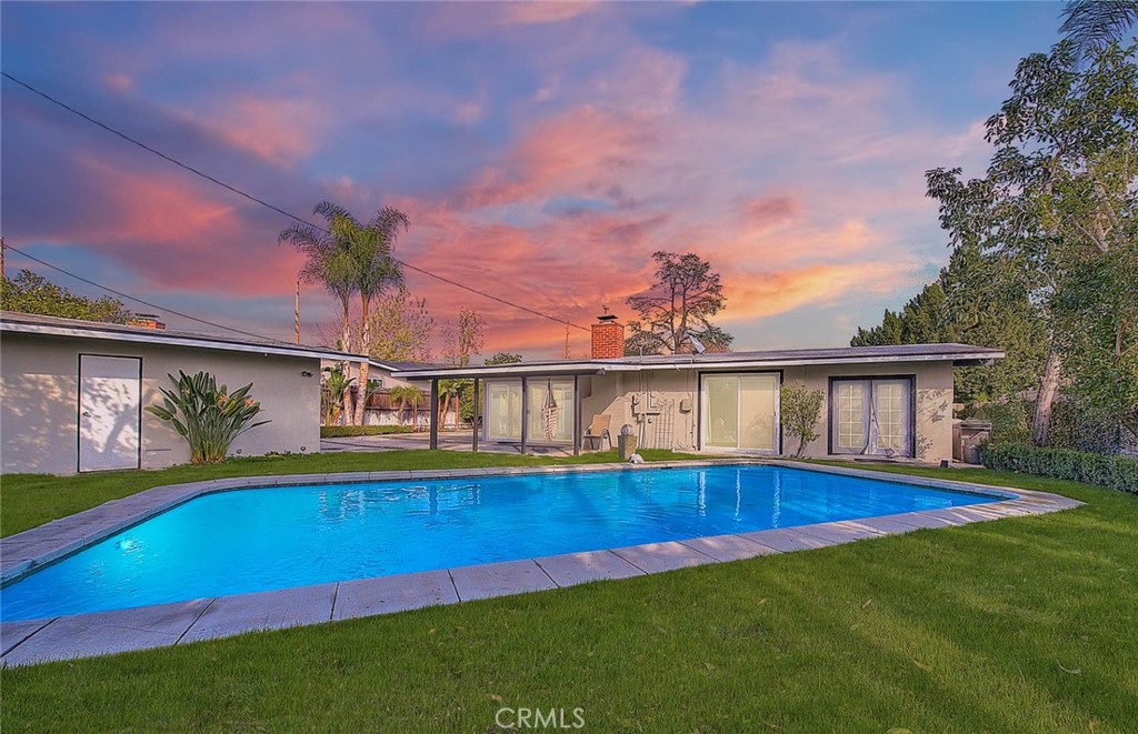 243 Greentree Road