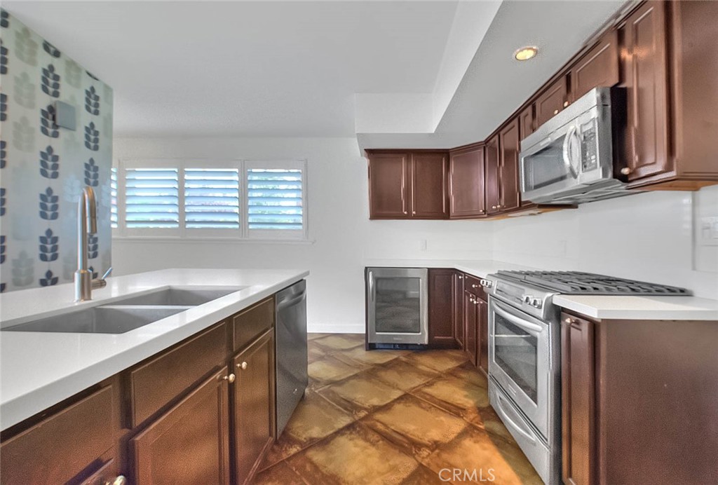 243 Greentree Road