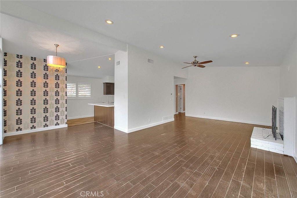 243 Greentree Road