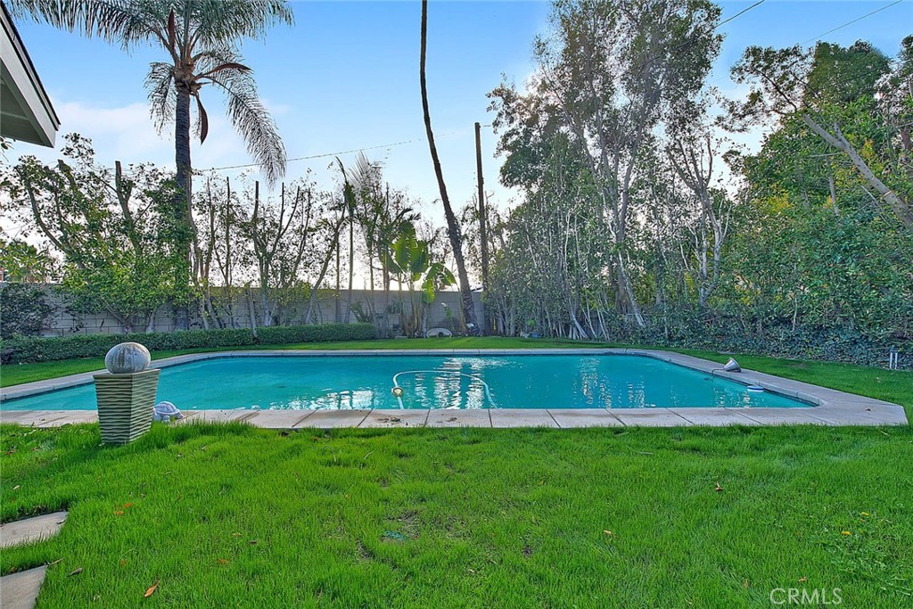 243 Greentree Road