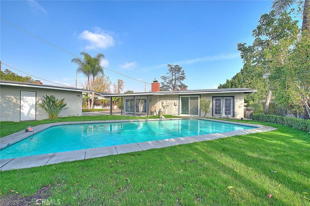 243 Greentree Road