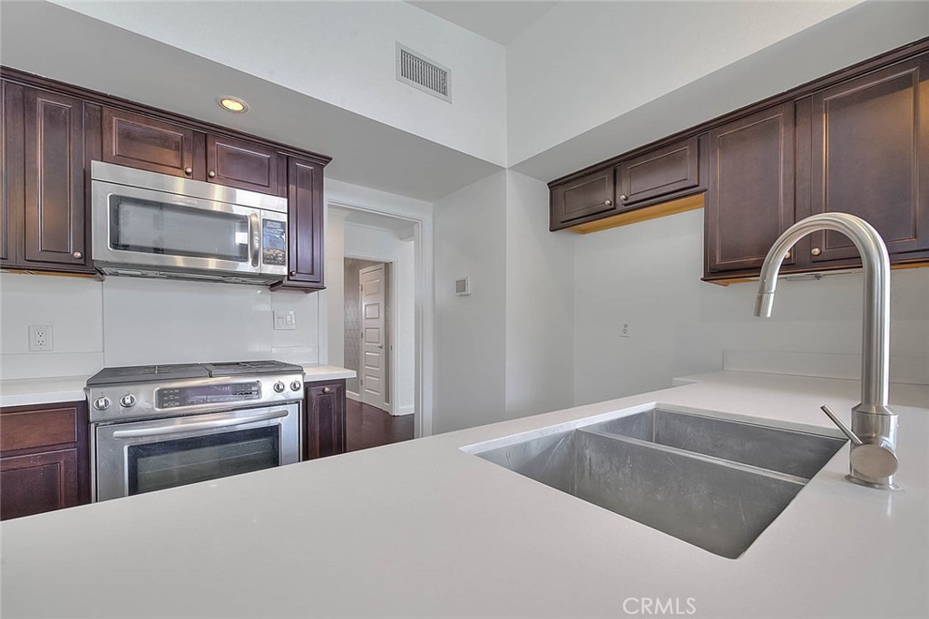 243 Greentree Road
