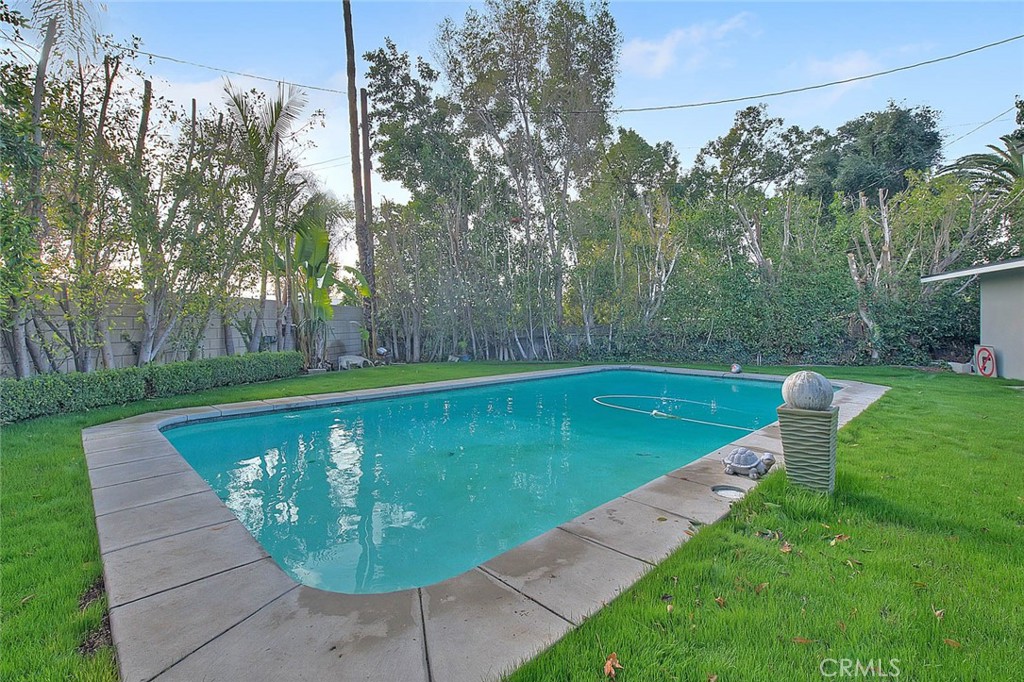 243 Greentree Road