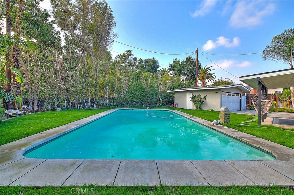 243 Greentree Road