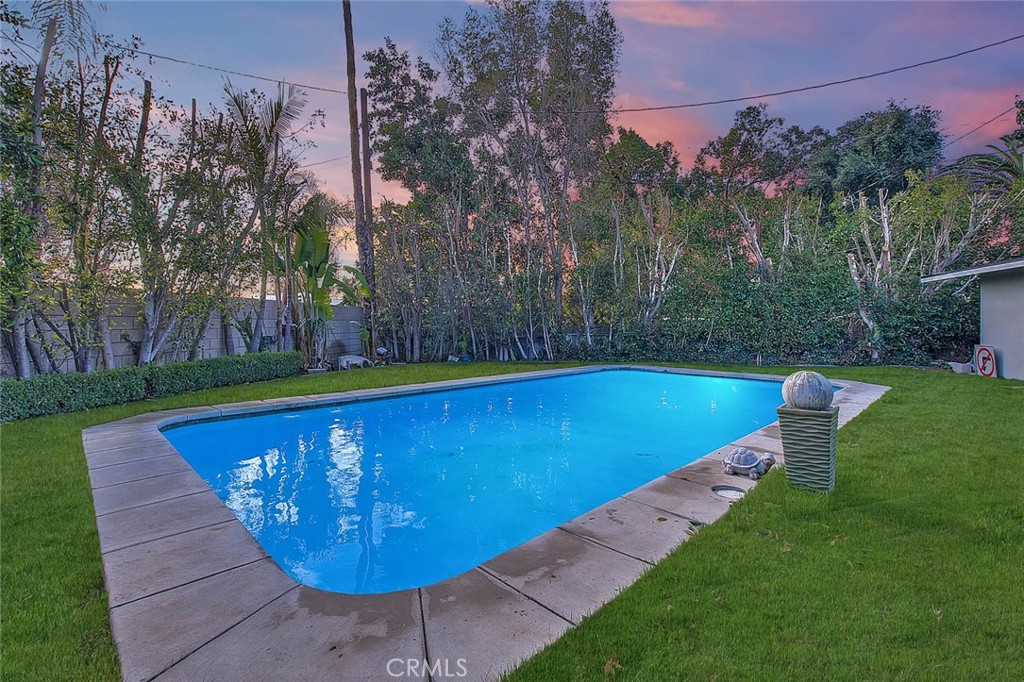243 Greentree Road