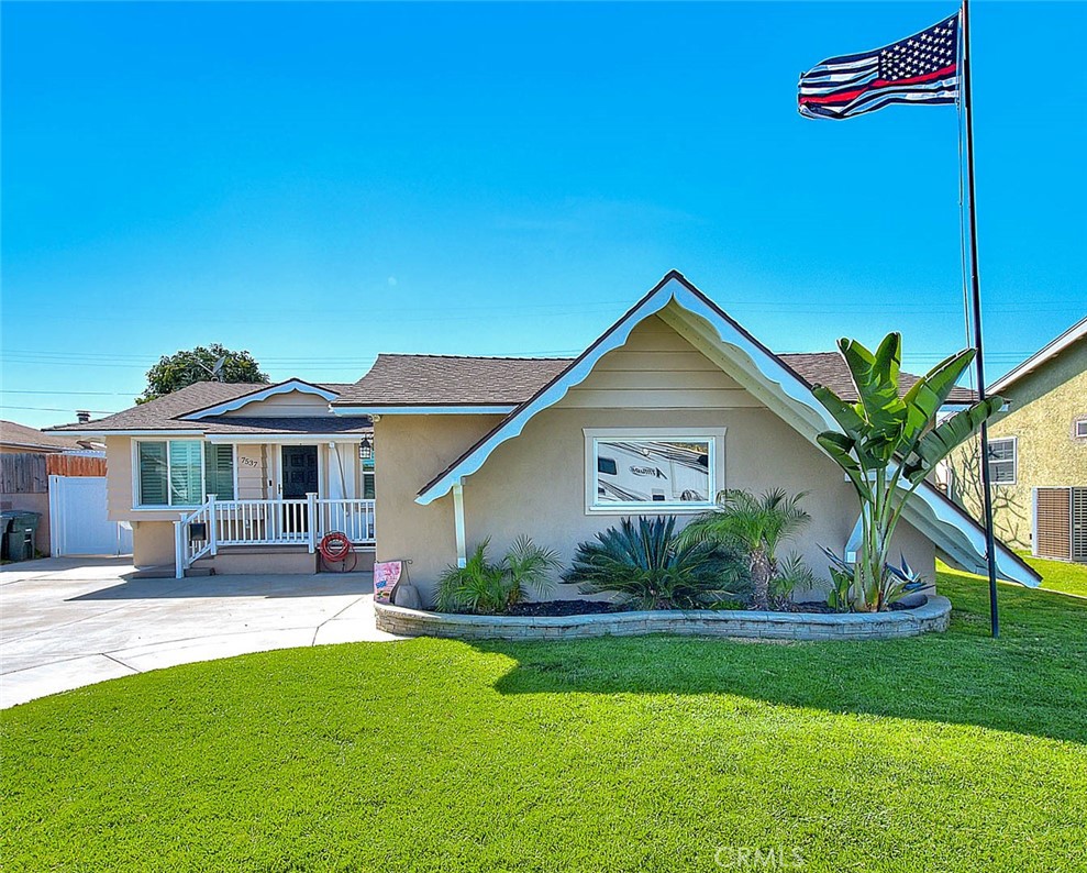7537 El Campo Circle
