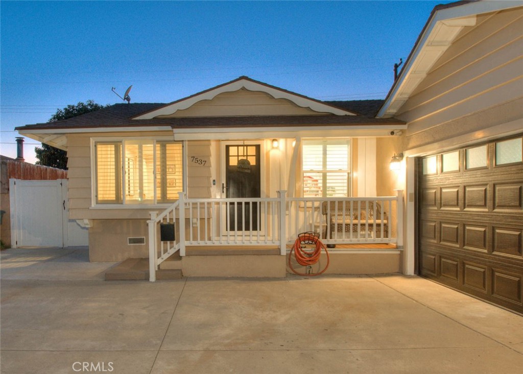 7537 El Campo Circle