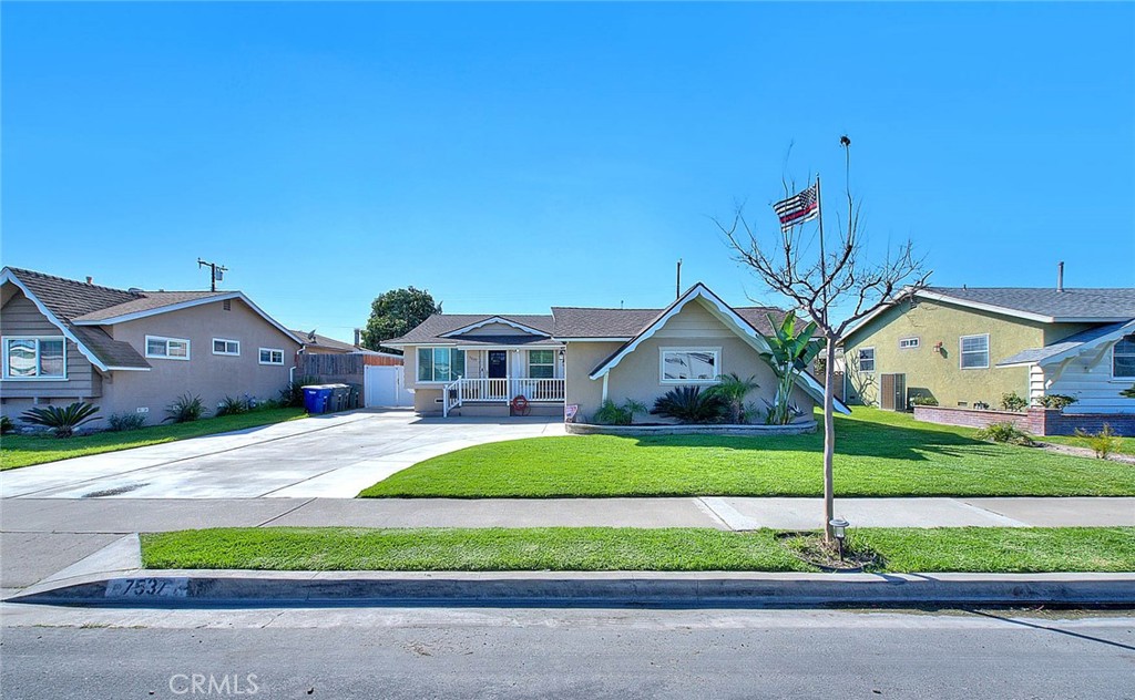 7537 El Campo Circle