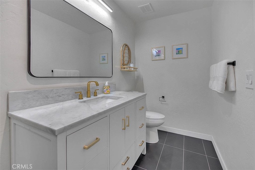 1261 Linda Vista Road