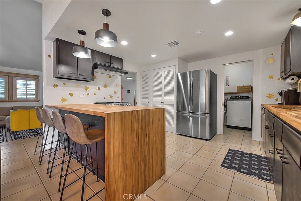 1261 Linda Vista Road