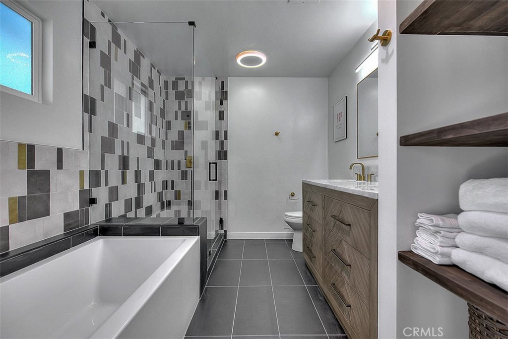 1261 Linda Vista Road