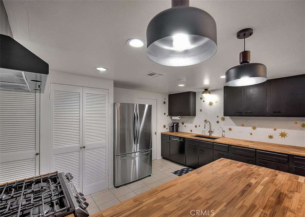 1261 Linda Vista Road