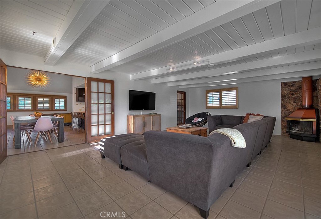 1261 Linda Vista Road