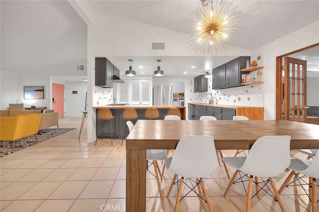 1261 Linda Vista Road