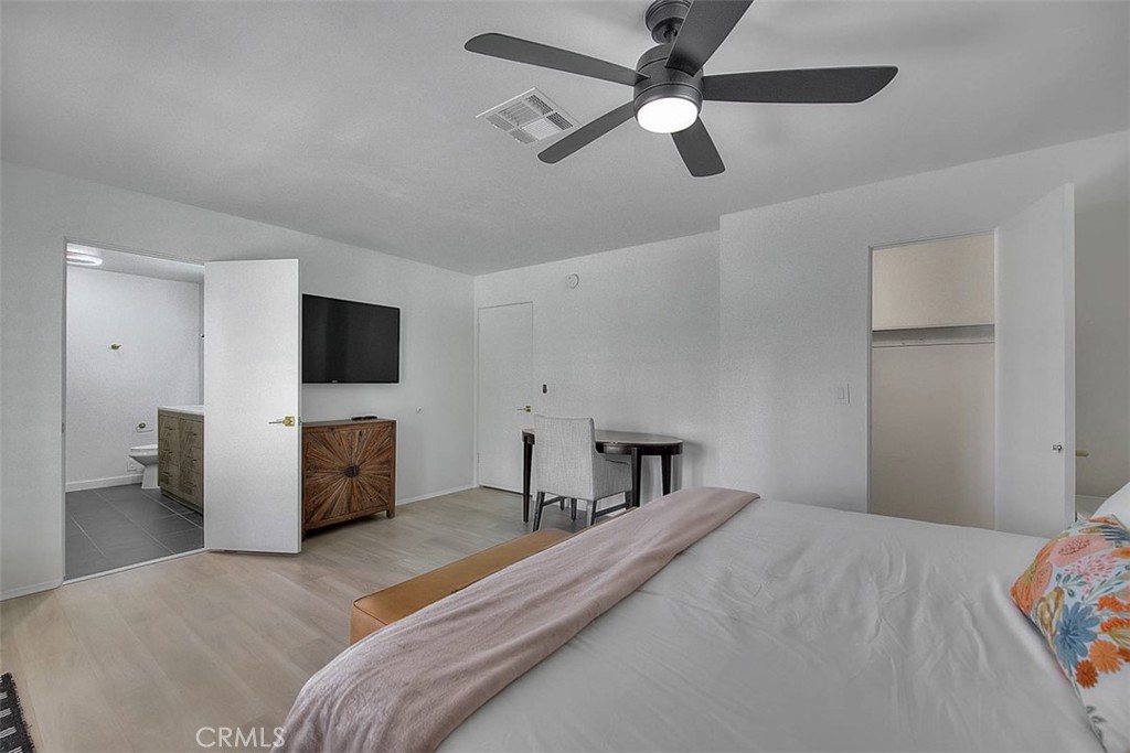 1261 Linda Vista