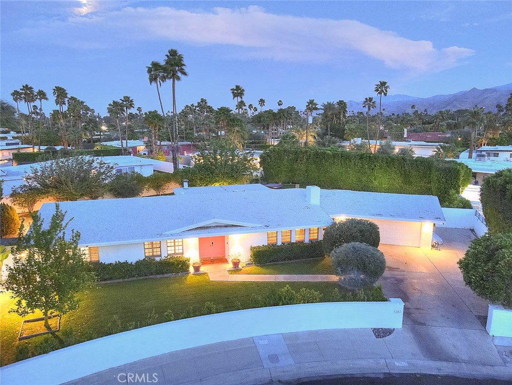 1261 Linda Vista