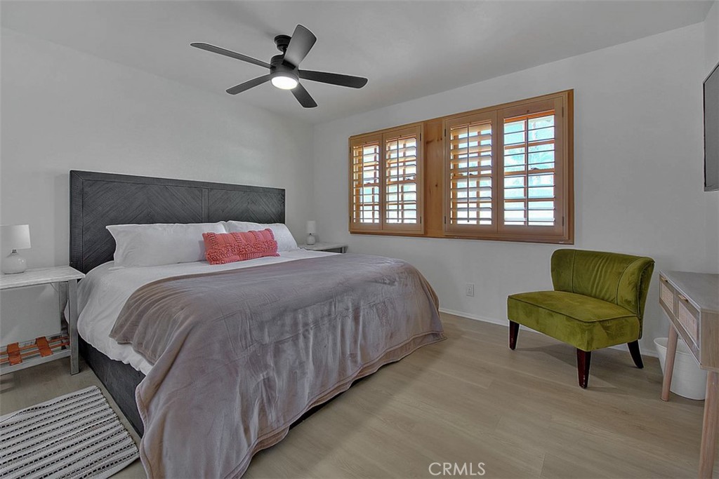 1261 Linda Vista