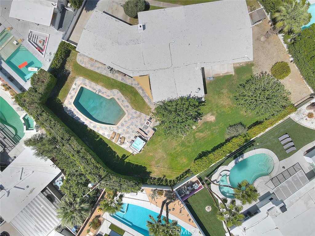 1261 Linda Vista