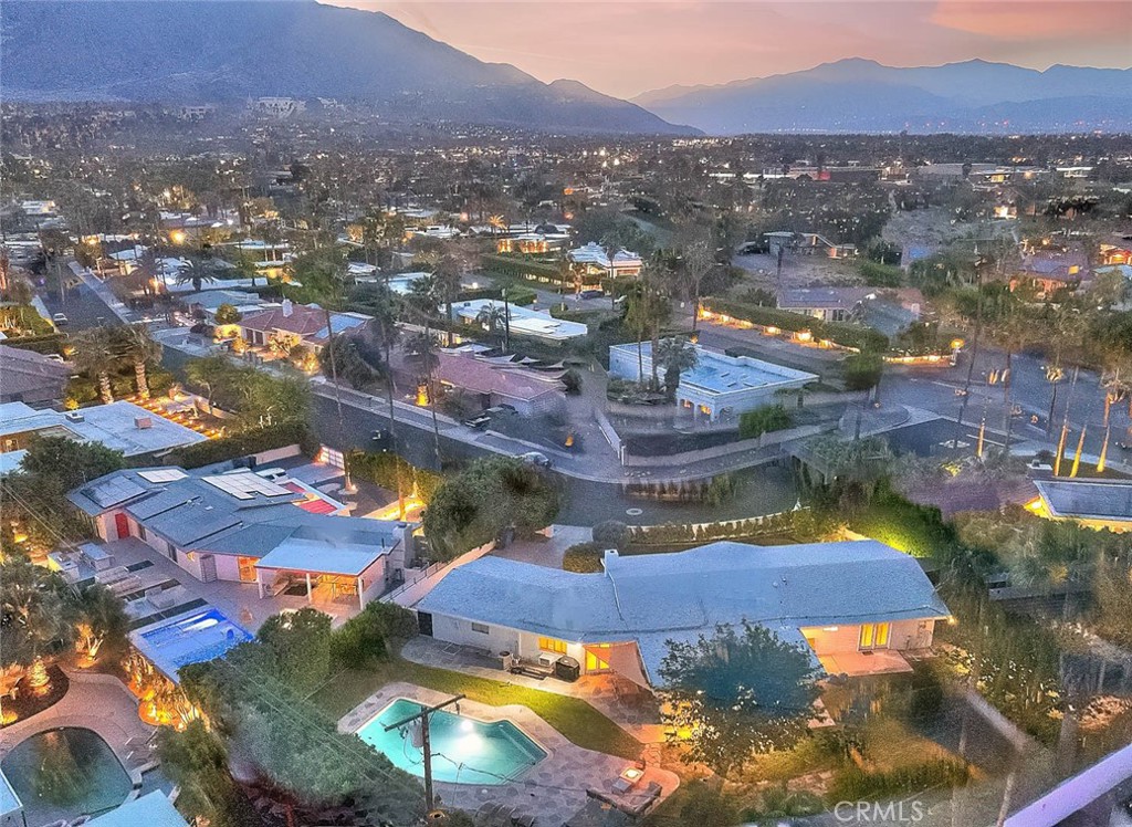 1261 Linda Vista