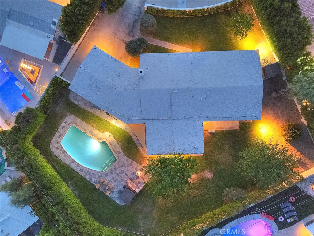 1261 Linda Vista