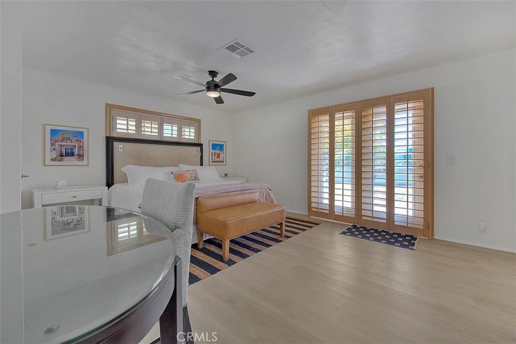 1261 Linda Vista