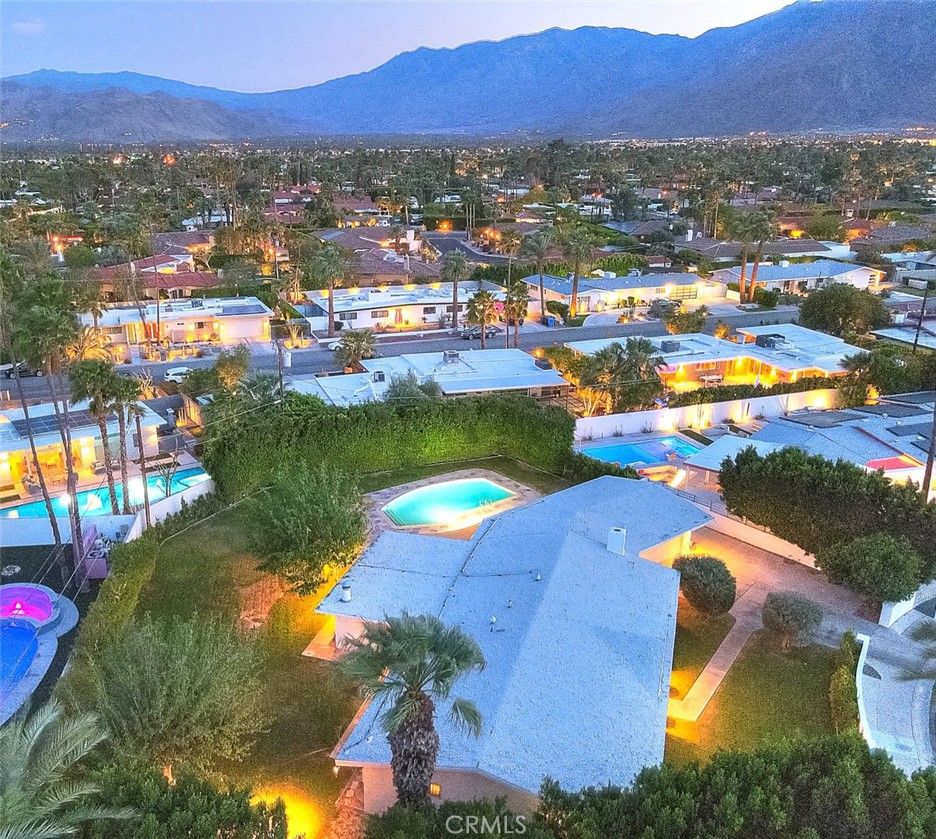 1261 Linda Vista