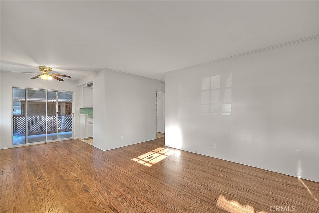 5804 Primrose
