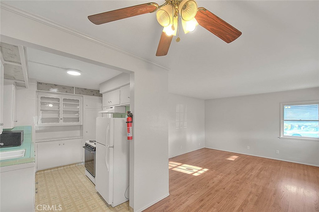 5804 Primrose