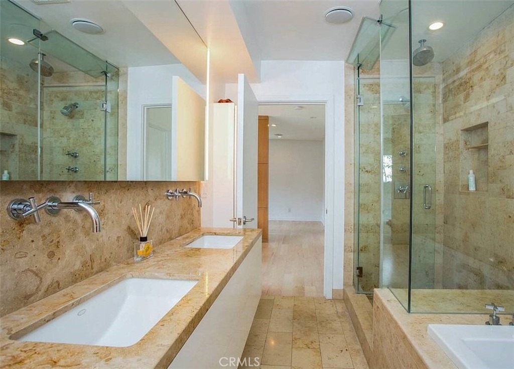 2115 Groveland