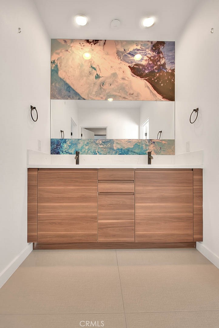 1281 Linda Vista