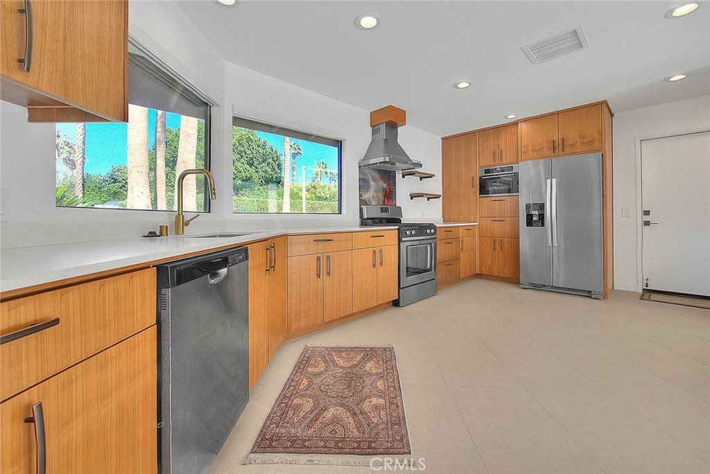 1281 Linda Vista