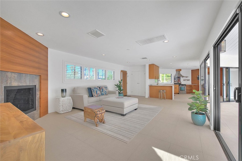 1281 Linda Vista