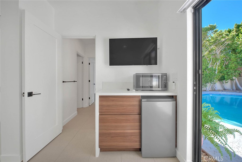 1281 Linda Vista