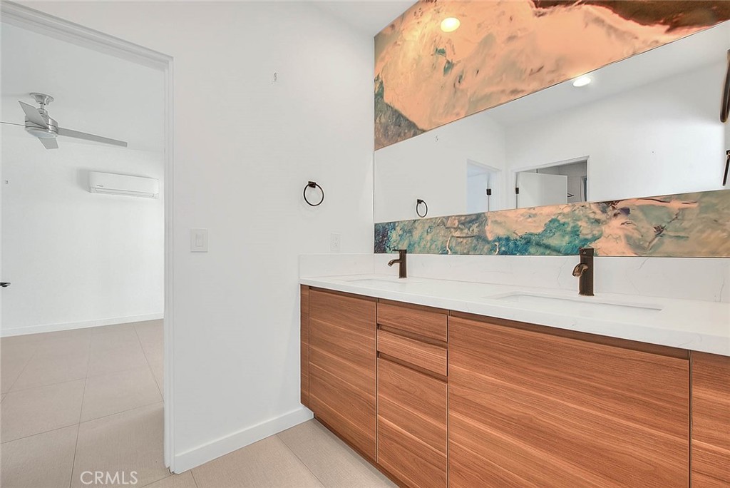 1281 Linda Vista
