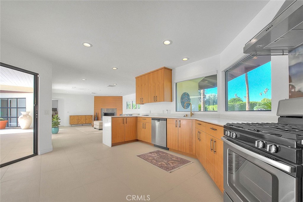 1281 Linda Vista