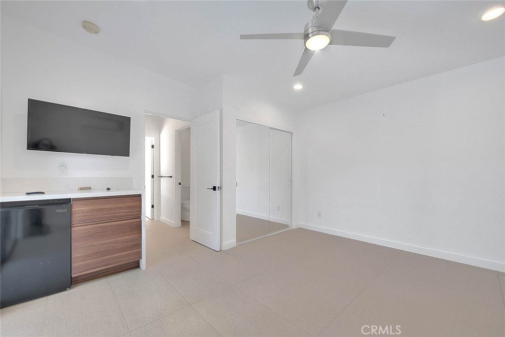 1281 Linda Vista